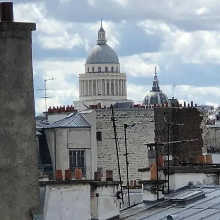 Heart Of Saint-germain-des-pres París